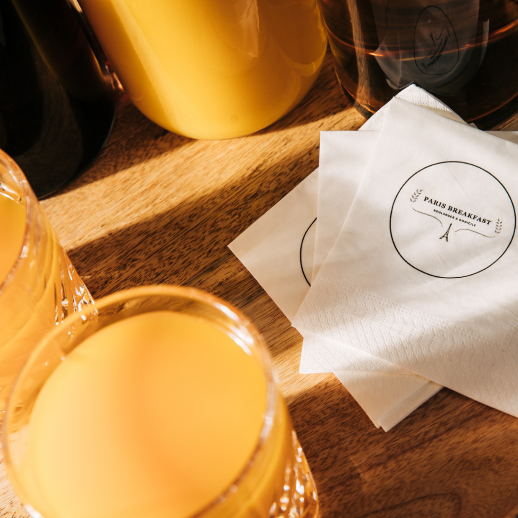Photo de jus d'orange frais, en partenariat avec notre fournisseur 